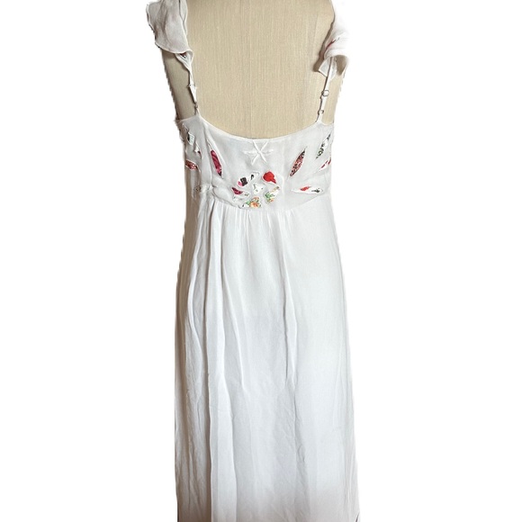 Farm Rio by Anthropologie White Embroidered Floral Maxi Dress. Size 4 - Picture 9 of 15